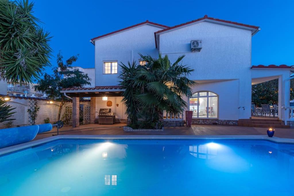 Sm21-Gran Casa De Vacaciones En La Playa, 4 Habitaciones, Climatizada, Piscina, Barbacoa Y Wifi Эмпуриабрава Экстерьер фото