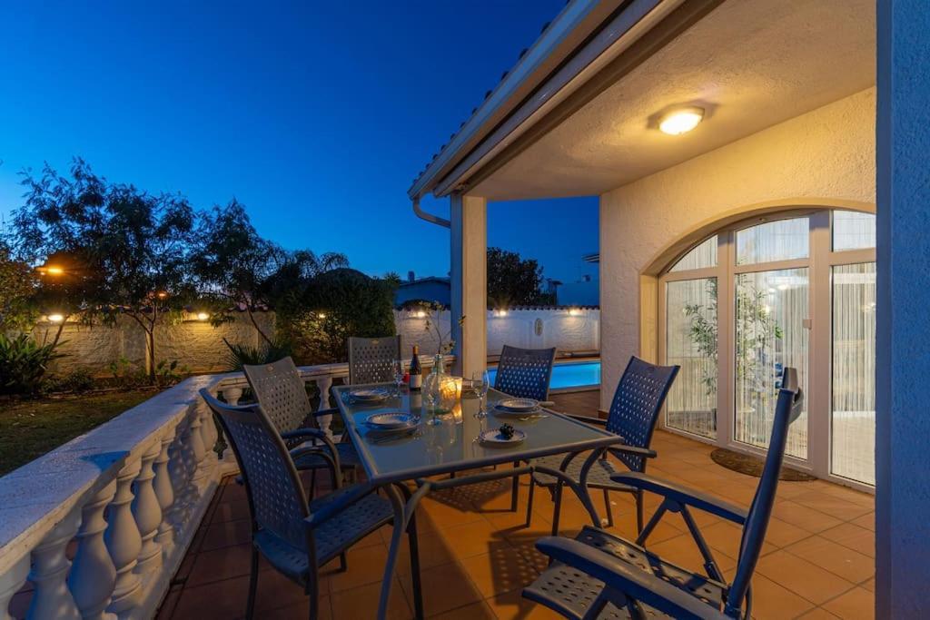 Sm21-Gran Casa De Vacaciones En La Playa, 4 Habitaciones, Climatizada, Piscina, Barbacoa Y Wifi Эмпуриабрава Экстерьер фото