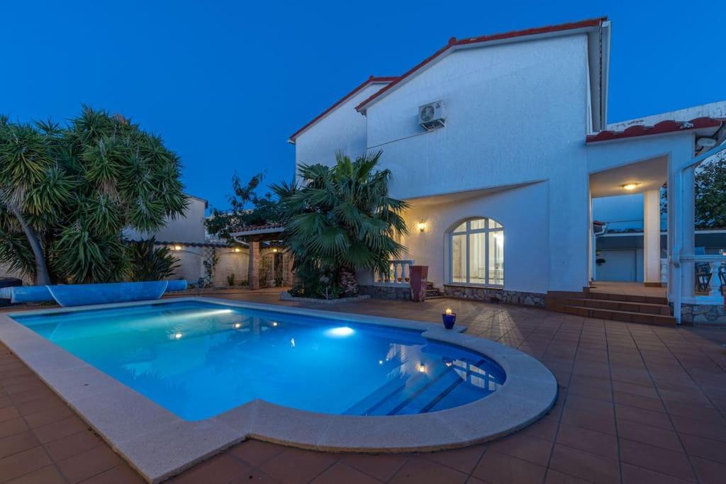 Sm21-Gran Casa De Vacaciones En La Playa, 4 Habitaciones, Climatizada, Piscina, Barbacoa Y Wifi Эмпуриабрава Экстерьер фото