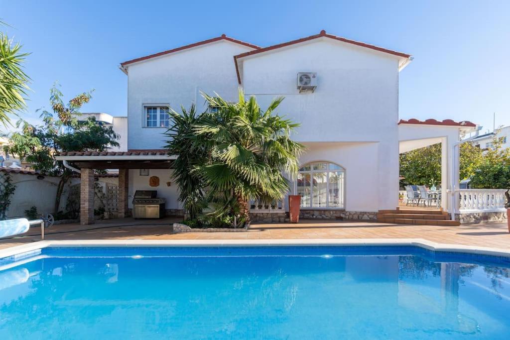 Sm21-Gran Casa De Vacaciones En La Playa, 4 Habitaciones, Climatizada, Piscina, Barbacoa Y Wifi Эмпуриабрава Экстерьер фото